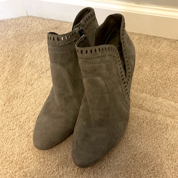 Vince Camuto | Grey Suede Booties | Sz 8 - Picture 5 of 6